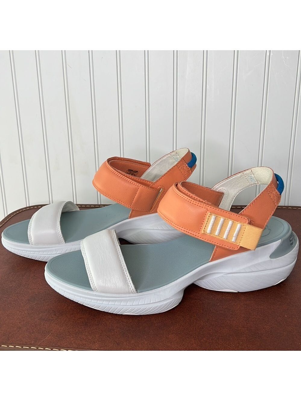 Sorel Sandals Women’s Size 10.5 New - Picture 3 of 9
